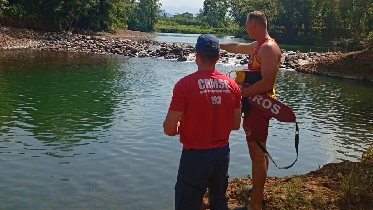 MULHER MORRE APÓS AFOGAMENTO NO RIO CANOAS EM PRAIA GRANDE